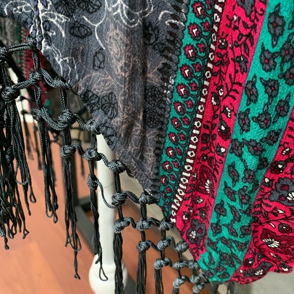 Forever 21 Boho cold shoulder kimono - Picture 4 of 5